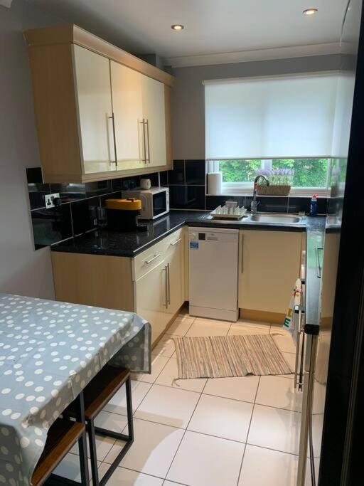 Apartamento Cosy One Bed Flat Free Parking Send Exterior foto